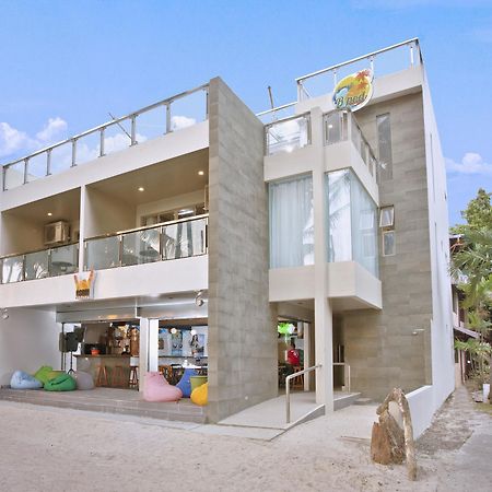 B Pod Hotel Manoc-Manoc Exterior photo
