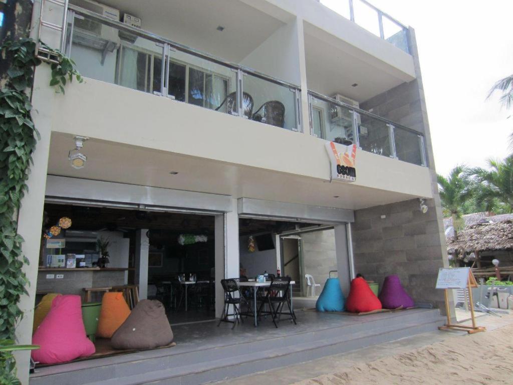 B Pod Hotel Manoc-Manoc Exterior photo